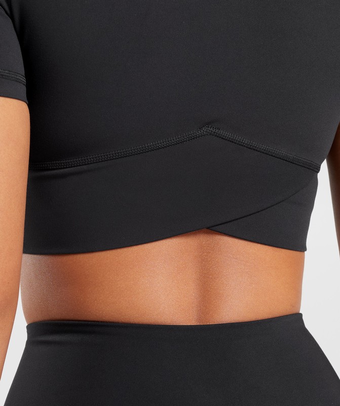 Gymshark Crossover Crop Top Black | 35067LAFK