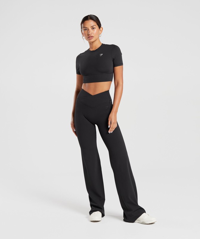 Gymshark Crossover Crop Top Black | 35067LAFK
