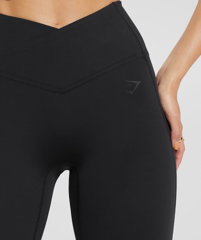 Gymshark Crossover Regular Flared Leggings Black | 71320TCLF