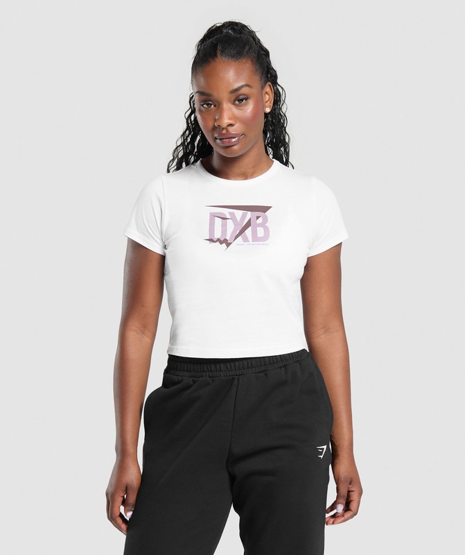 Gymshark DXB Baby Tee GFX White | 78349NCIV
