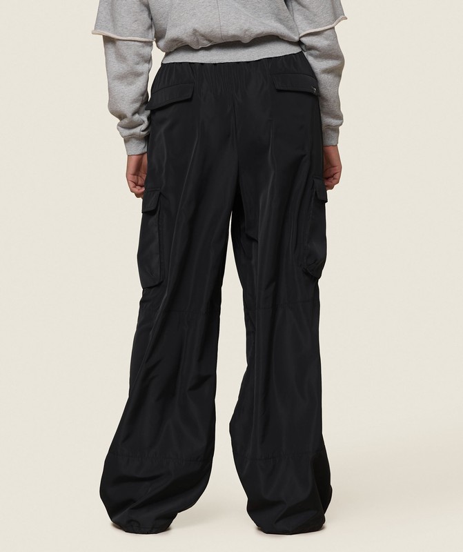 Gymshark GS x Leana Deeb Woven Joggers Black | 05762LBQZ