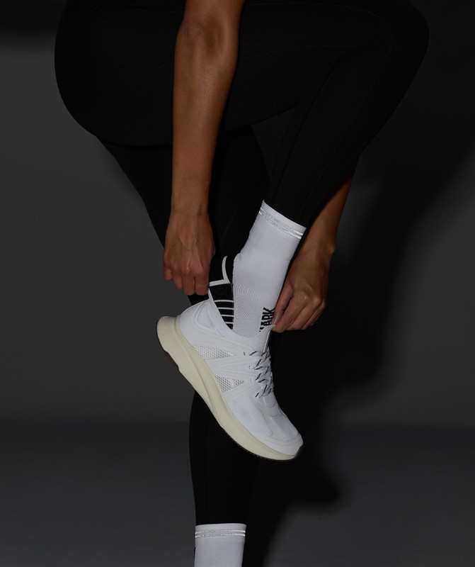 Gymshark Mid Running Socks White / Black | 62974SFTN