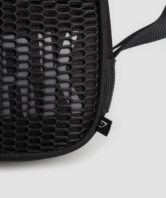 Gymshark Pursuit Washbag Black / Pitch Grey | 87642YQSD