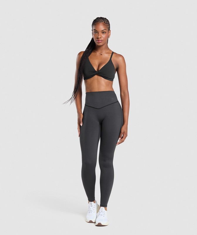 Gymshark Twist Front Bralette Black | 37298PKCO